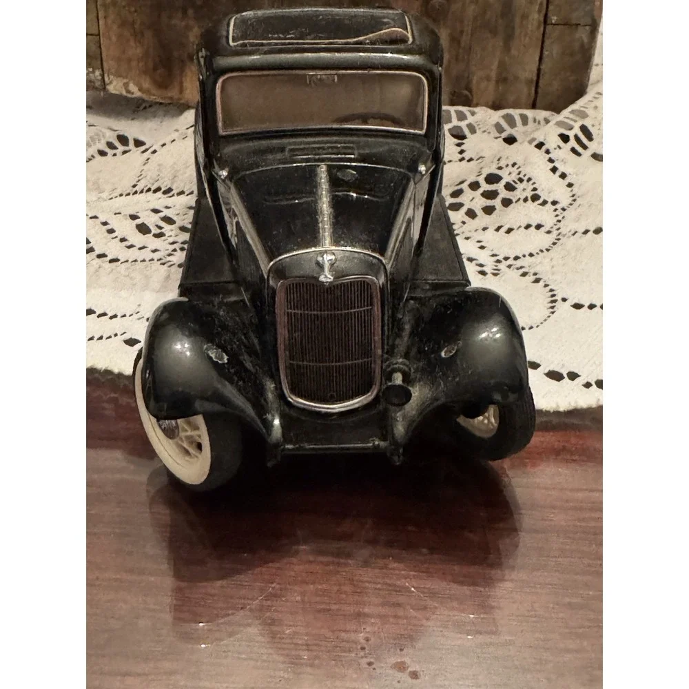 Franklin Mint 1932 Black Ford Deuce Coupe 1:24 Hot Rod Model Missing Pieces